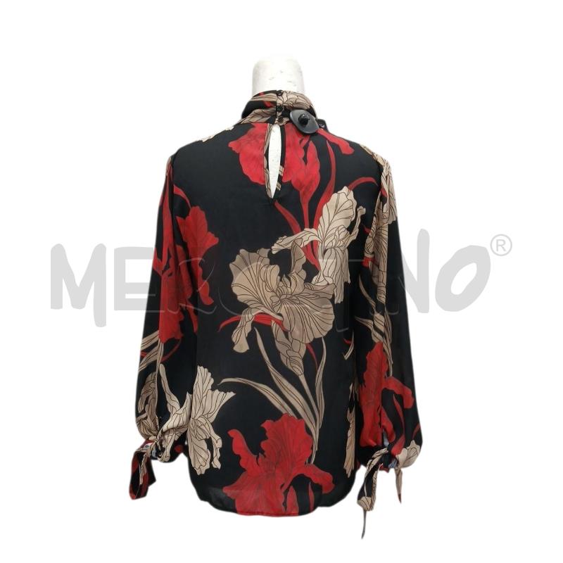 MAGLIA DONNA NUVOLA BASE NEA FIORI ROSSI BEIGE | Mercatino dell'Usato Salerno fratte 2
