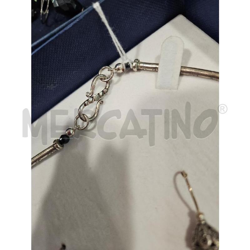 PARURE COLLANA + ORECCHINI A PIETRE NERE | Mercatino dell'Usato Salerno fratte 5