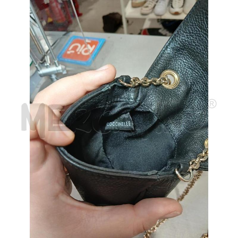 POCHETTE COCCINELLE NERA CATENA DORATA | Mercatino dell'Usato Salerno fratte 4