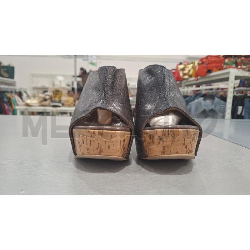 SANDALI DONNA JEANNOT MARRONI | Mercatino dell'Usato Salerno fratte 2