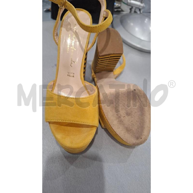 SANDALI DONNA MITAROTONDA GIALLI TACCO RIGHE MARR. GIALLO | Mercatino dell'Usato Salerno fratte 4