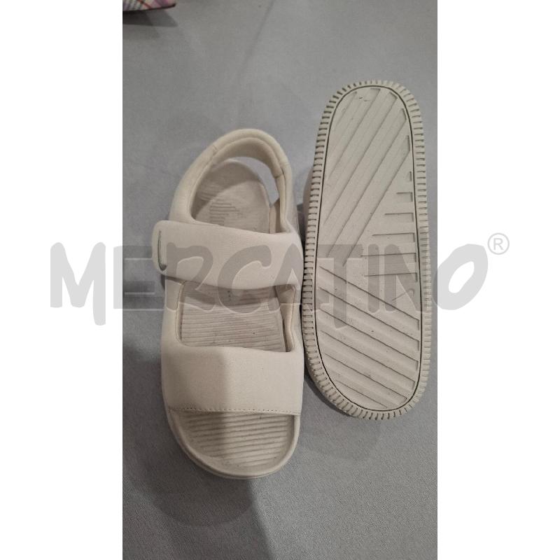 SANDALI DONNA NIKE CALM LIGHT BONE | Mercatino dell'Usato Salerno fratte 4