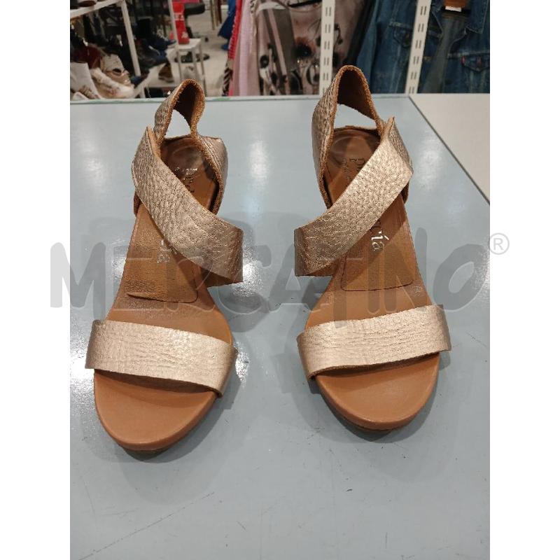 SANDALI DONNA PEDRO GARCIA COLOR ORO CHIUS. A STRAPPO | Mercatino dell'Usato Salerno fratte 2