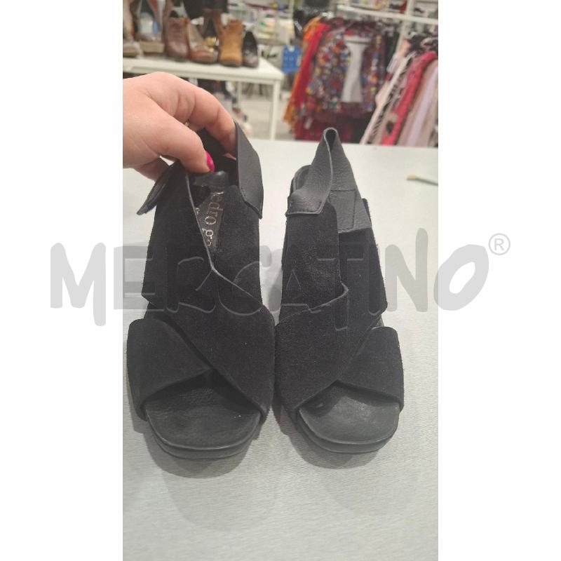 SANDALI DONNA PEDRO GARCIA NERO CHIUS. A STRAPPO | Mercatino dell'Usato Salerno fratte 2