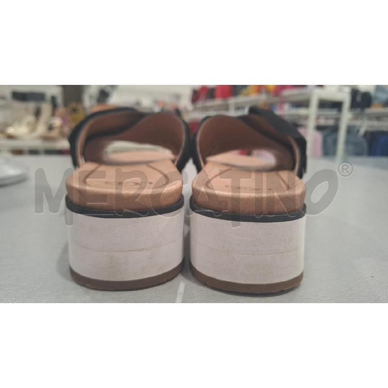 SANDALI DONNA UGG KURI FIOCCO NERO | Mercatino dell'Usato Salerno fratte 3