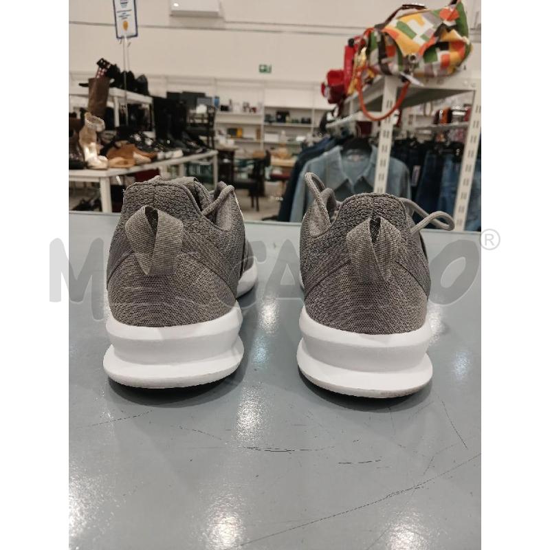 SNEAKERS UOMO ADIDAS GRIGIE COME NUOVE VESTIBILITA' PICCOLA | Mercatino dell'Usato Salerno fratte 3