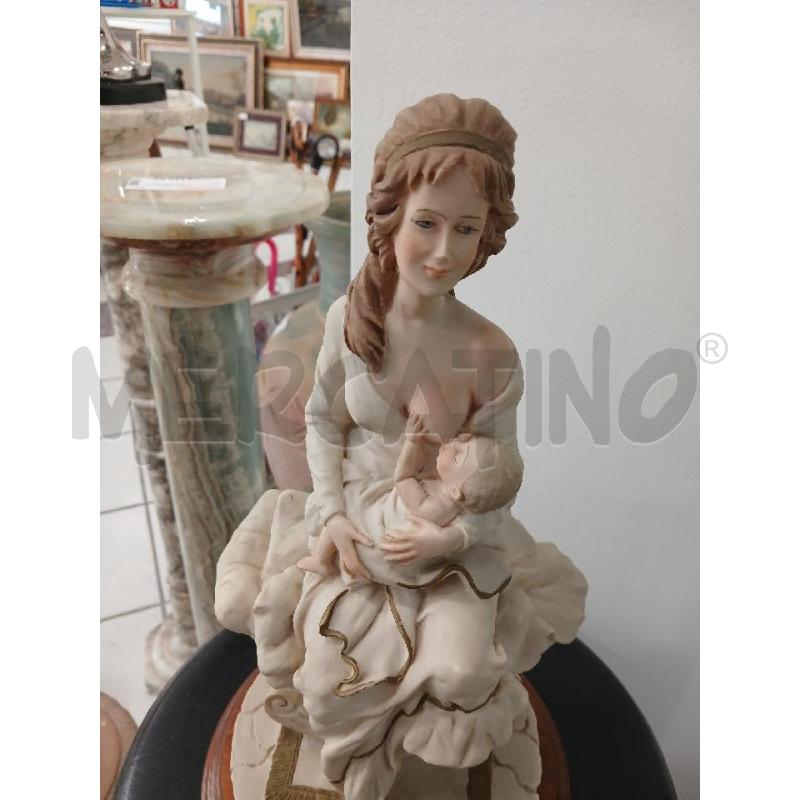 STATUETTA 35CM A.BELCARI DONNA CHE ALLATTA  | Mercatino dell'Usato Salerno fratte 4