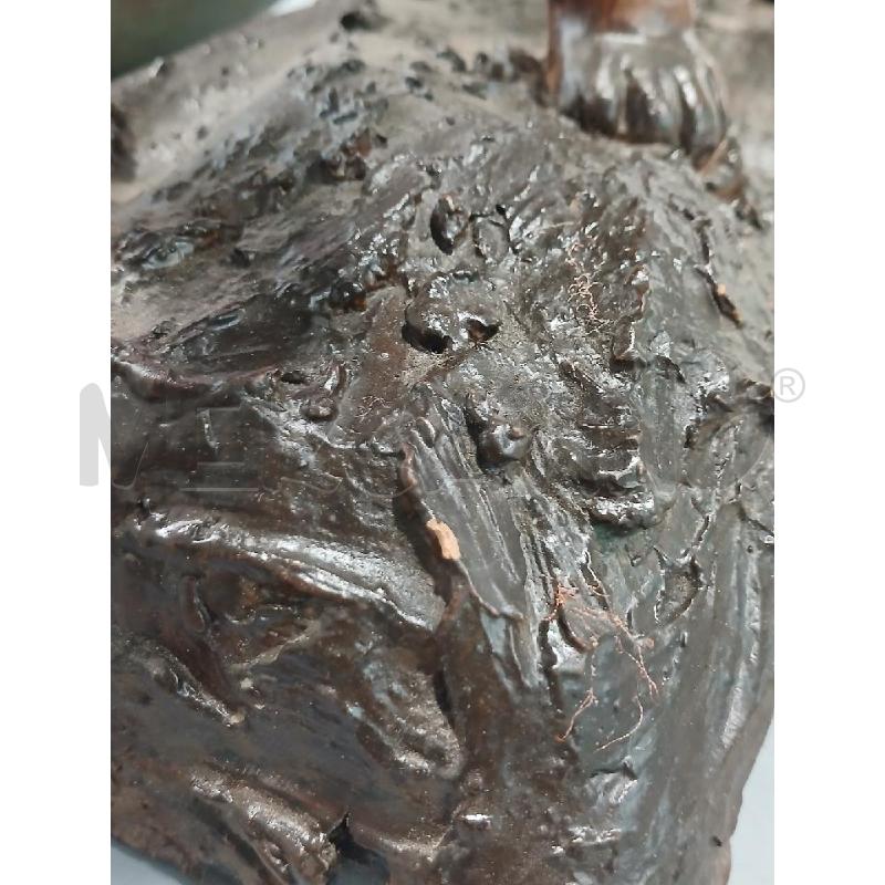STATUETTA CERAMICA LEONE CON TRONCO  | Mercatino dell'Usato Salerno fratte 4