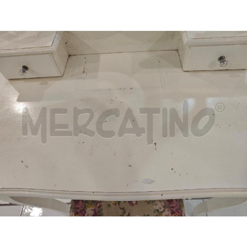 TAVOLINO DA TRUCCO BIANCO + SGABELLO | Mercatino dell'Usato Salerno fratte 2