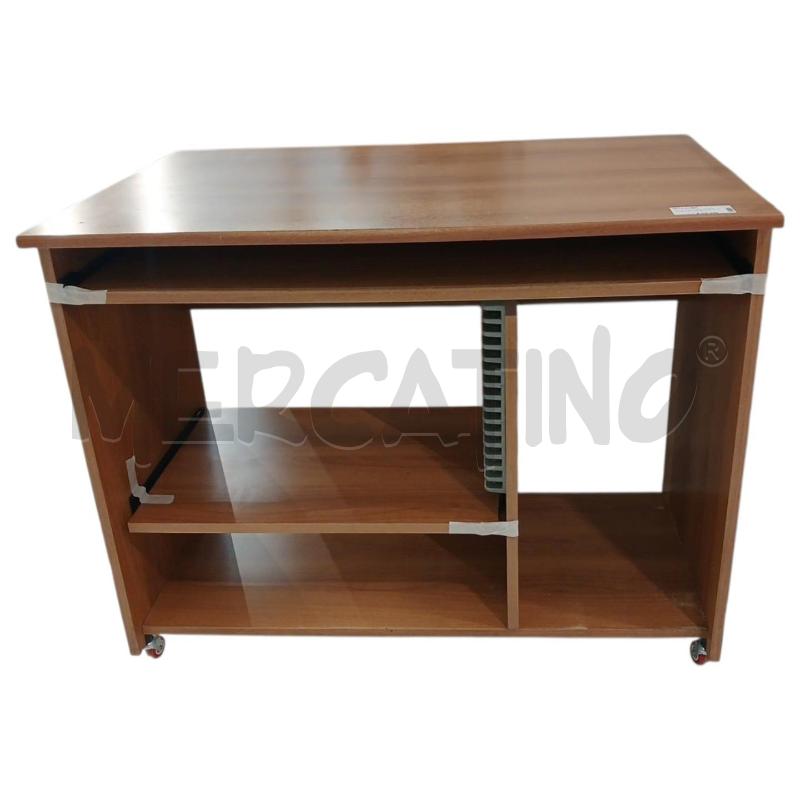 TAVOLINO LEGNO PORTA PC E CD CON RUOTE  | Mercatino dell'Usato Salerno fratte 1