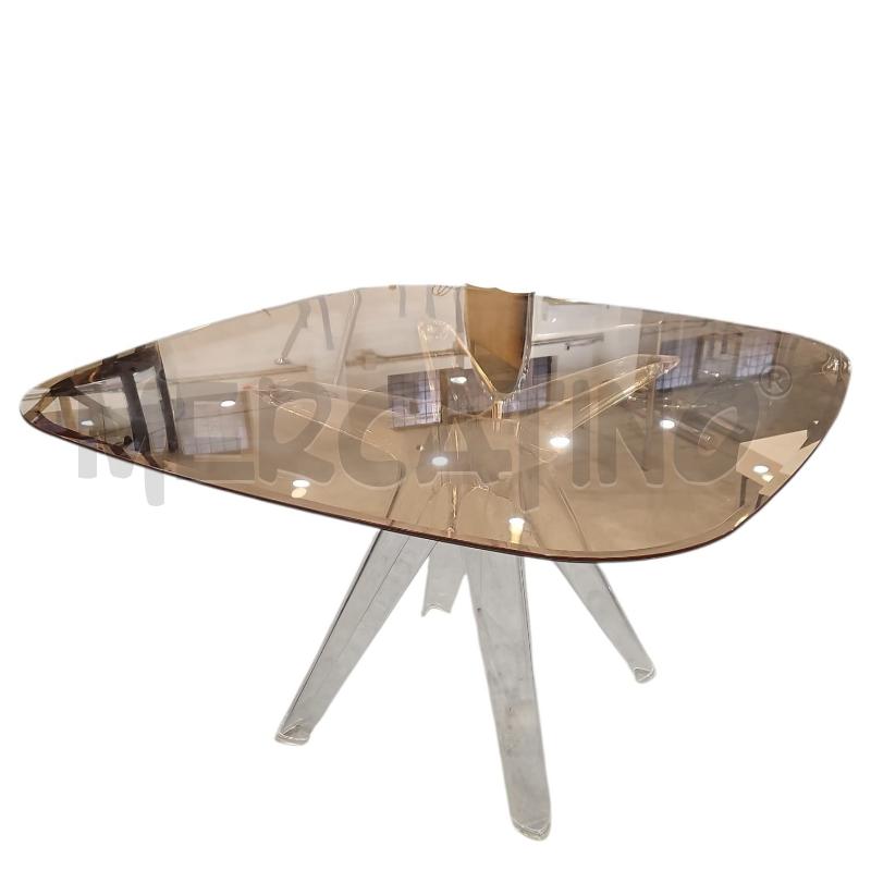 TAVOLO KARTELL SIR GIO TECNOPOLIMERO ARANCIO QUADRATO  | Mercatino dell'Usato Salerno fratte 1