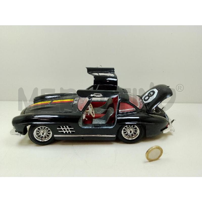 MODELLINO AUTO BURAGO MERCEDES 300 1/18 | Mercatino dell'Usato Siena 2