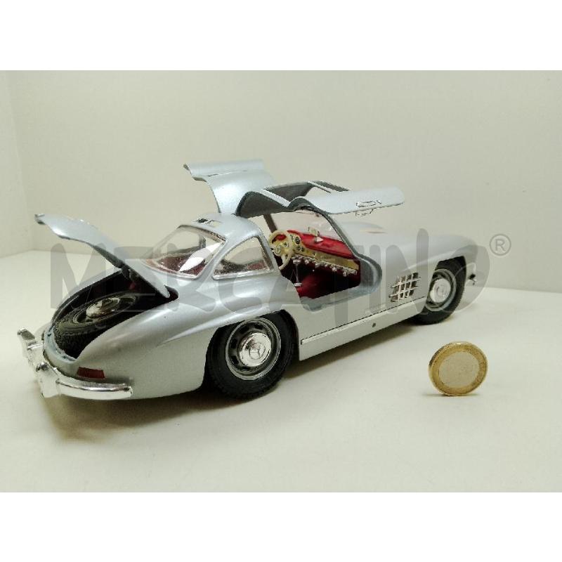 MODELLINO AUTO BURAGO MERCEDES GRIGIA 1/18 | Mercatino dell'Usato Siena 3