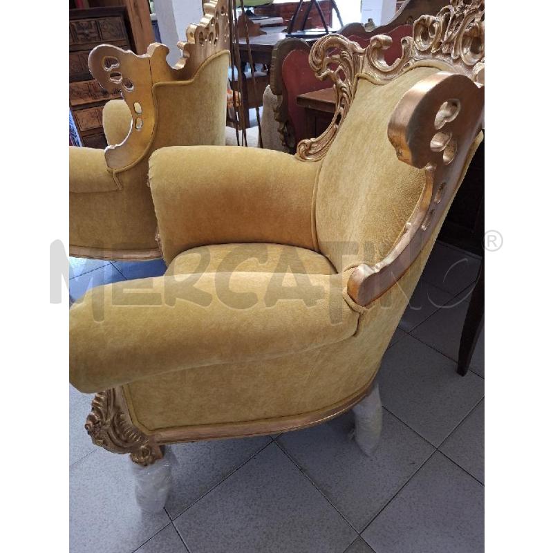 POLTRONA VELLUTO CON CRESTA DORATA | Mercatino dell'Usato Siena 3