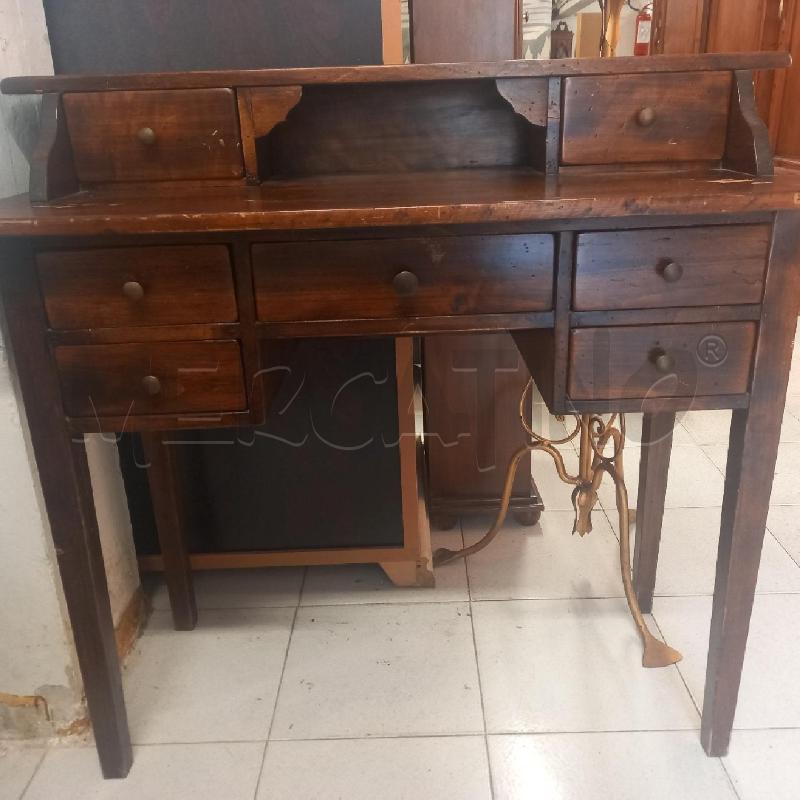 SCRITTOIO CON CASSETTINI DA RIVEDERE | Mercatino dell'Usato Siena 2