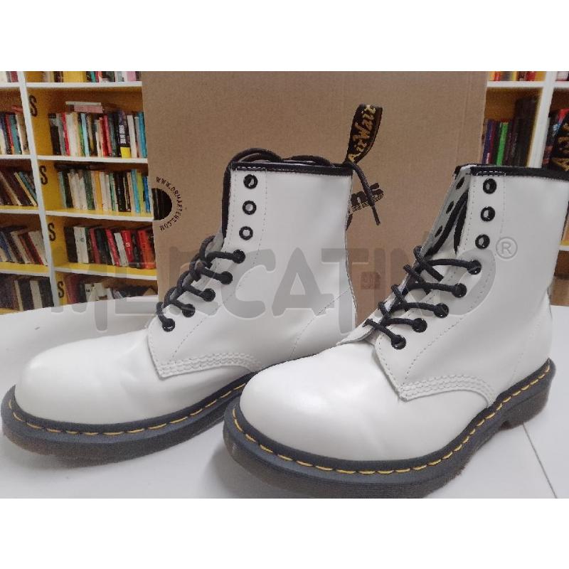 STIVALETTI DR MARTENS BIANCHI SCATOLA | Mercatino dell'Usato Siena 1