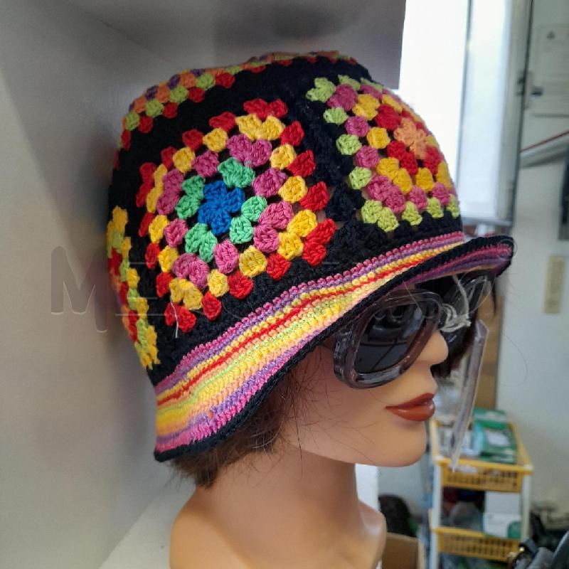 CAPPELLO DONNA UNCINETTO | Mercatino dell'Usato Sondrio 1