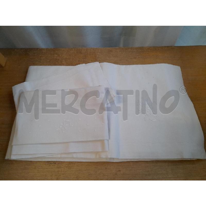 LENZUOLO MATRIMONIALE CON FEDERE RICAMI | Mercatino dell'Usato Sondrio 1