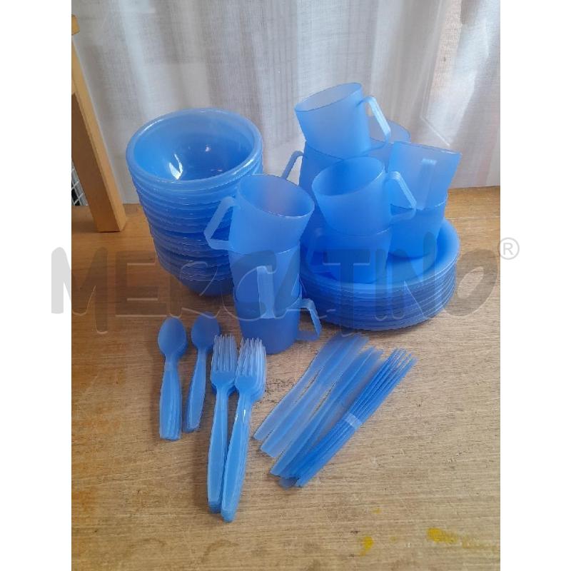 SERVIZIO STOVIGLIE PLASTICA AZZURRE | Mercatino dell'Usato Sondrio 1