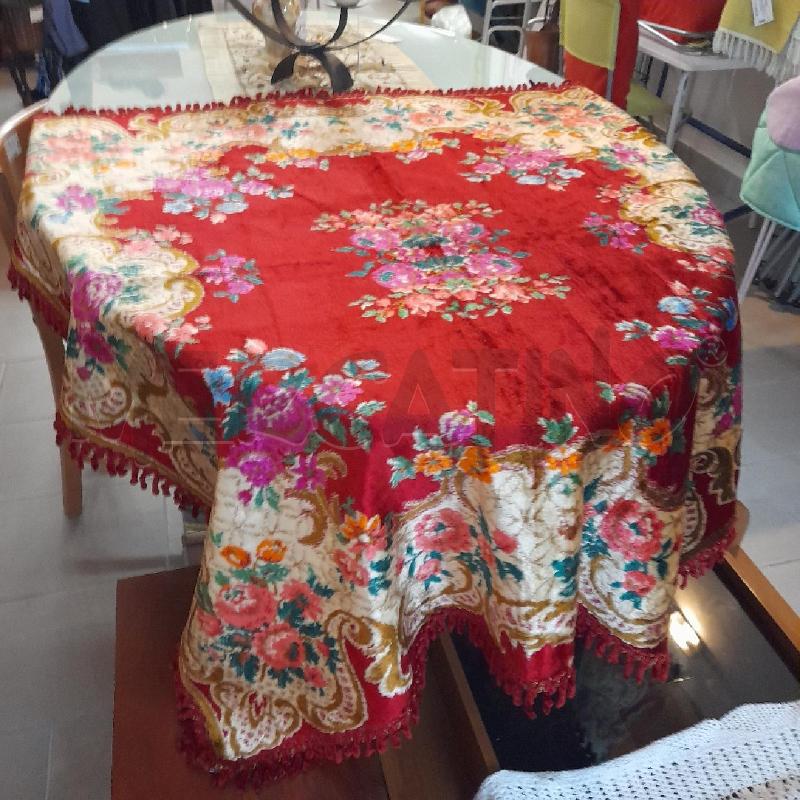 TAPPETO DA TAVOLO VELLUTO ROSSO 120X120 | Mercatino dell'Usato Sondrio 1