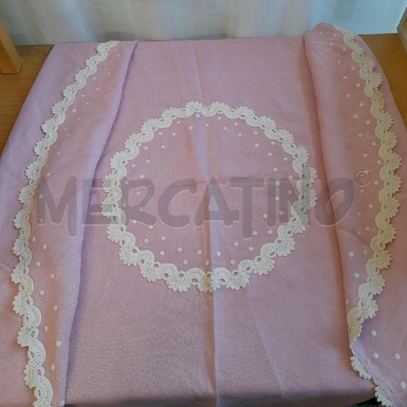 TOVAGLIA ROSA ROTONDA 180 CM PIZZO 8 TOVAGLIOLI | Mercatino dell'Usato Sondrio 1