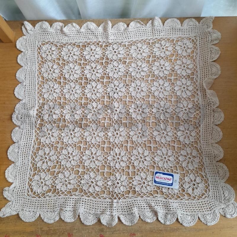 TOVAGLIETTA A UNCINETTO BEIGE 80X80 CIRCA | Mercatino dell'Usato Sondrio 1