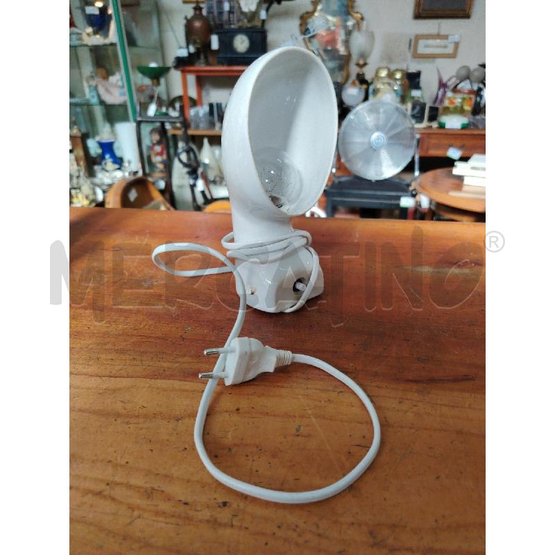 APPLIQUE DA PARETE STILE BAUHAUS PORCELLANA BIANCA ADATTATA A LAMPADA DA COMODINO | Mercatino dell'Usato Manduria 1