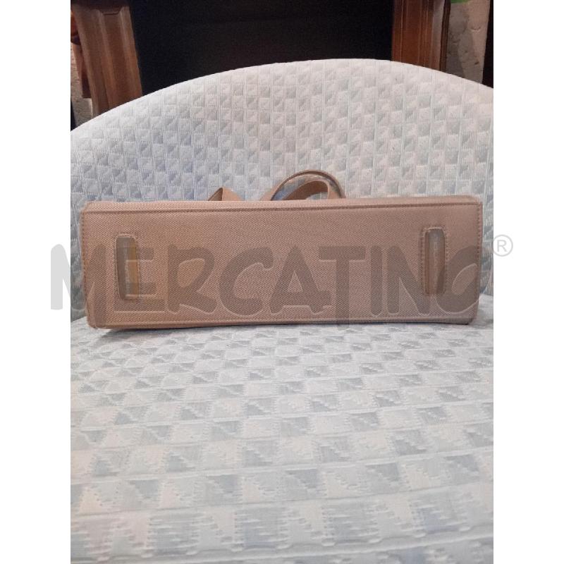 BORSA DONNA PIQUADRO BEIGE RIGIDA + ACCESSORI | Mercatino dell'Usato Manduria 4