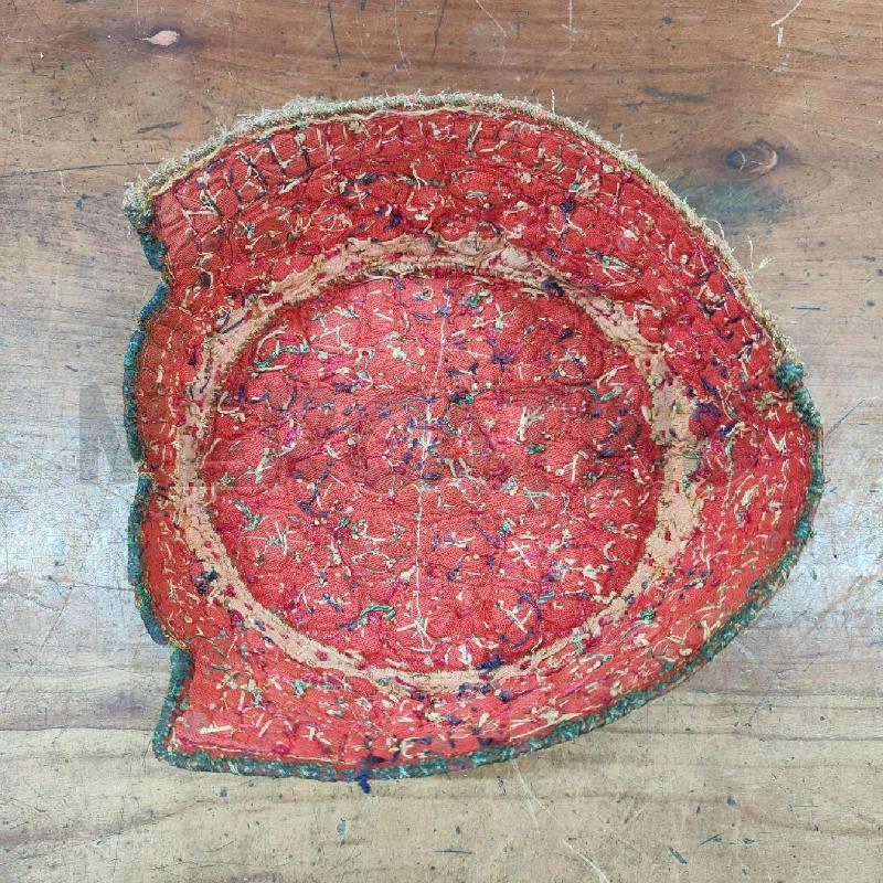CAPPELLO BALOCHI PAKISTAN LUREX DORATO | Mercatino dell'Usato Manduria 3