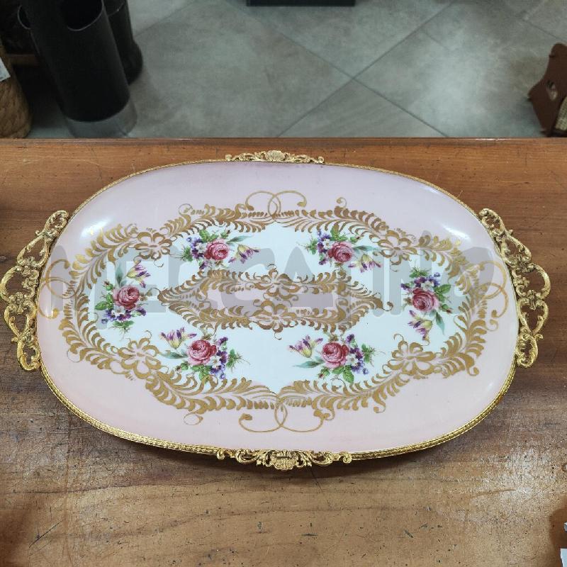 CENTROTAVOLA OVALE T LIMOGES ROSA ORO FIORI BORDO OTTONE  | Mercatino dell'Usato Manduria 1
