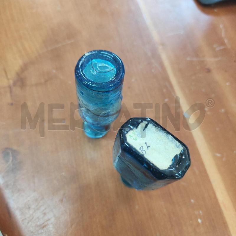 COPPIA BOTTIGLIETTE VETRO BLU STRIATO ROSSO EPOCA  | Mercatino dell'Usato Manduria 2