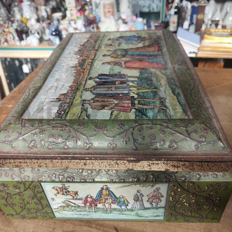 GRANDE SCATOLA LATTA NORINBERGA EPOCA PERSONAGGI STORICI | Mercatino dell'Usato Manduria 4