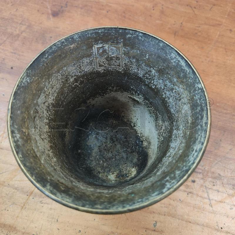 MORTAIO BRONZO EPOCA 10 CM  VOLTI STEMMA PESTELLO MANCANTE  | Mercatino dell'Usato Manduria 2