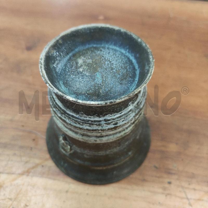 MORTAIO BRONZO EPOCA 10 CM  VOLTI STEMMA PESTELLO MANCANTE  | Mercatino dell'Usato Manduria 3