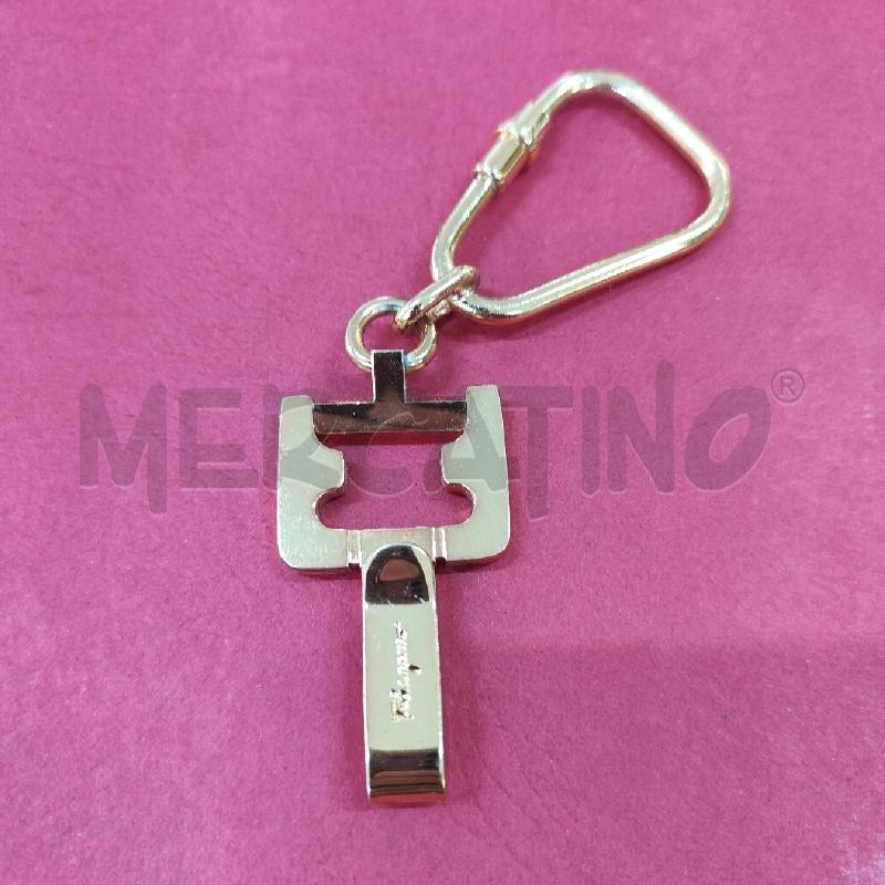 PORTA CHIAVI FERRAGAMO MET DORATO CHIAVE | Mercatino dell'Usato Manduria 1