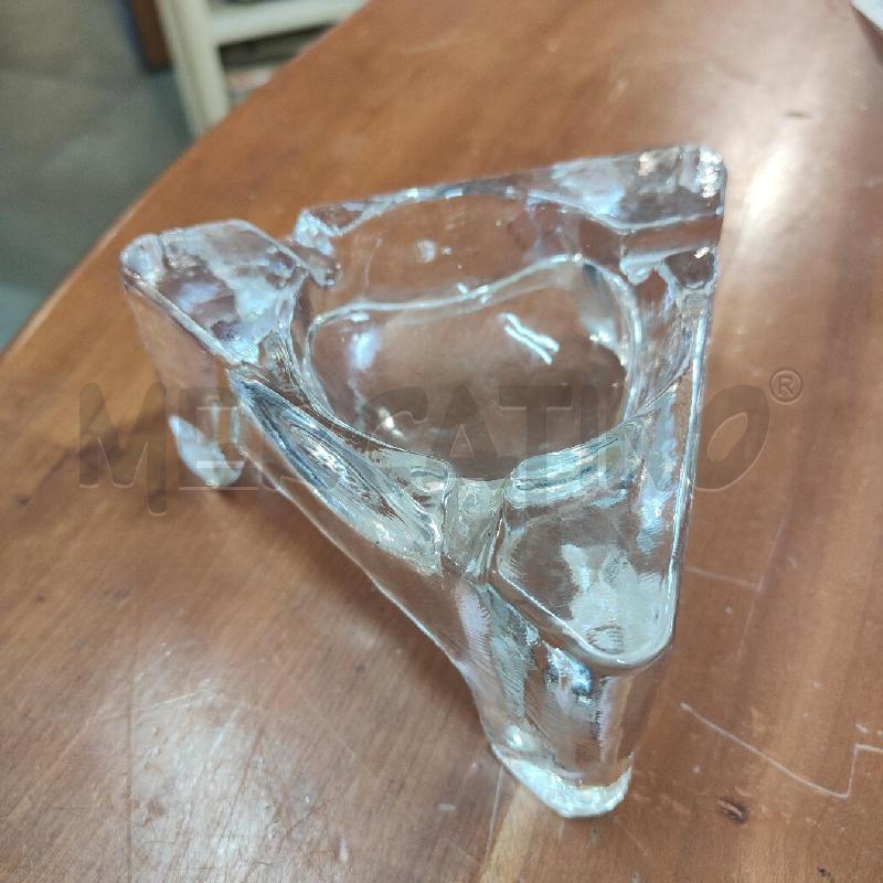 POSA CENERE TRIANGOLARE MID CENTURY VETRO RIALZATO | Mercatino dell'Usato Manduria 1