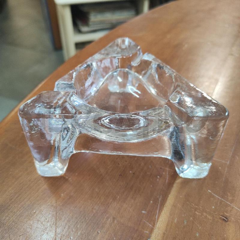 POSA CENERE TRIANGOLARE MID CENTURY VETRO RIALZATO | Mercatino dell'Usato Manduria 2