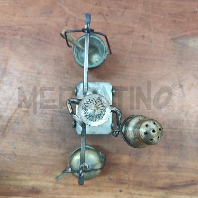 SALE E PEPE EPOCA OMINO CON CARRETTO METALLO ARGENTATO | Mercatino dell'Usato Manduria 4