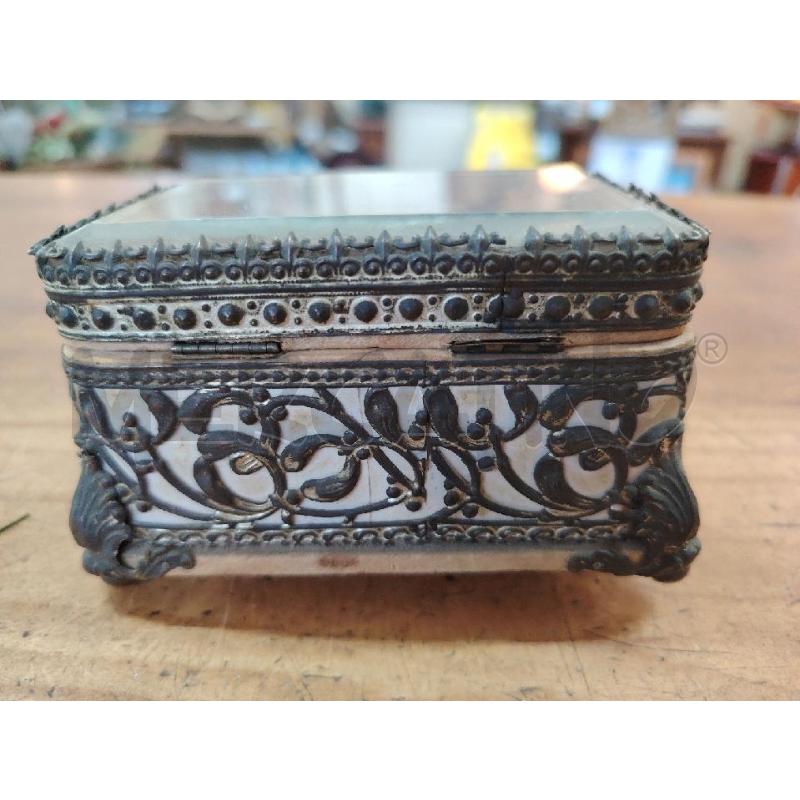 SCRIGNO CRISTALLO METALLO EPOCA + COPPIA STATUETTE  | Mercatino dell'Usato Manduria 3