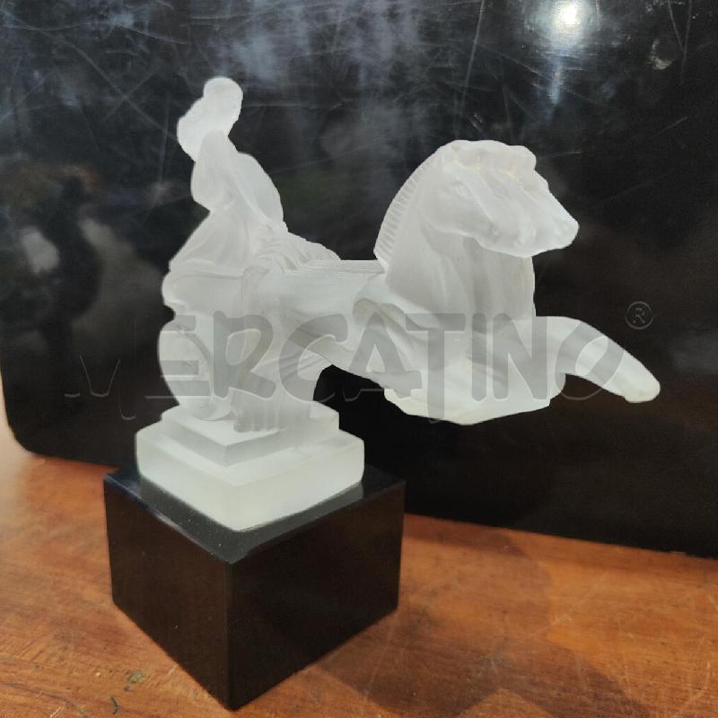 SCULTURA ART DECO BOUDICEA H. HOFFMANN BASE NERA | Mercatino dell'Usato Manduria 2