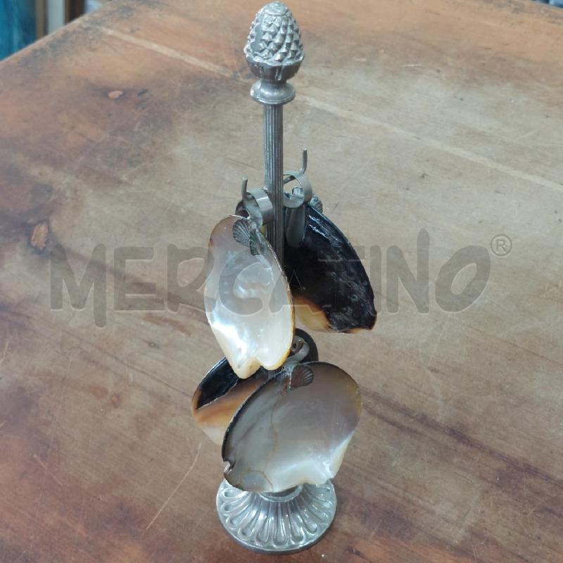 SET PER CAVIALE PIATTINI CONCHIGLIE STRUTTURA METALLO CON DIFETTI | Mercatino dell'Usato Manduria 1