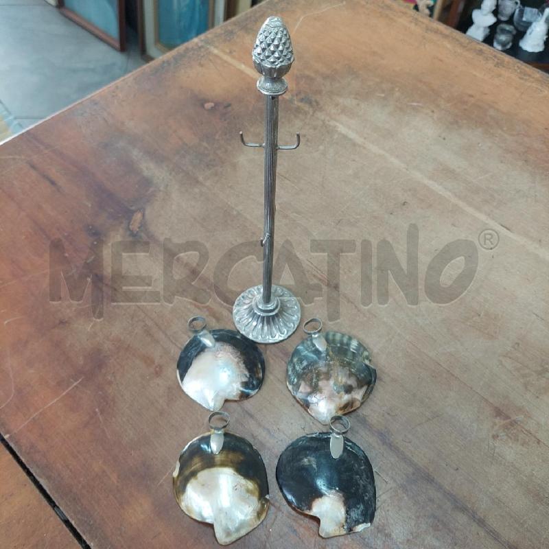 SET PER CAVIALE PIATTINI CONCHIGLIE STRUTTURA METALLO CON DIFETTI | Mercatino dell'Usato Manduria 4