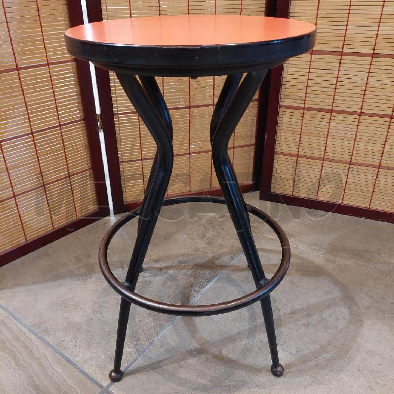 SGABELLO FORMICA METALLO NERO SEDUTA CORALLO | Mercatino dell'Usato Manduria 2