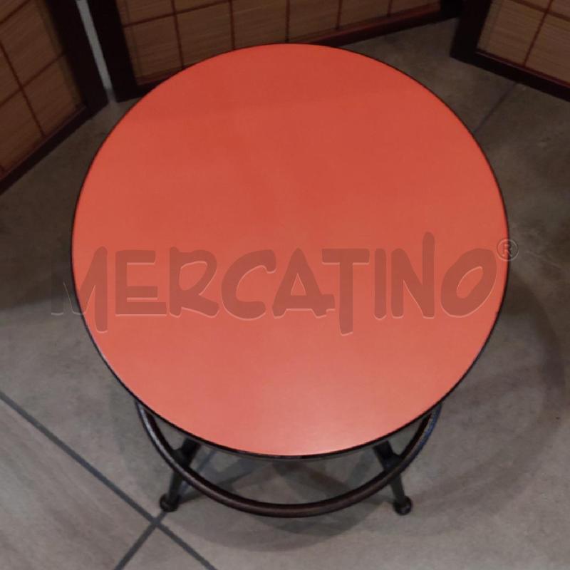 SGABELLO FORMICA METALLO NERO SEDUTA CORALLO | Mercatino dell'Usato Manduria 3