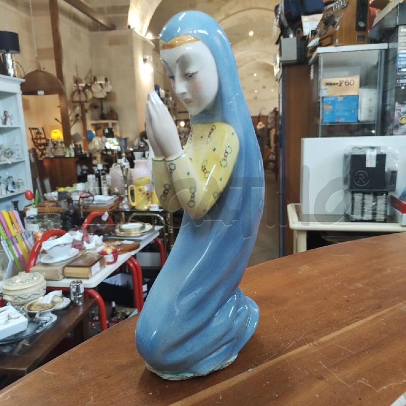 STATUETTA PORCELLANA MADONNA IN PREGHIERA ABITO BLU GIALLO DANNEGGIATA | Mercatino dell'Usato Manduria 1