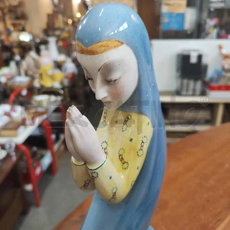 STATUETTA PORCELLANA MADONNA IN PREGHIERA ABITO BLU GIALLO DANNEGGIATA | Mercatino dell'Usato Manduria 2