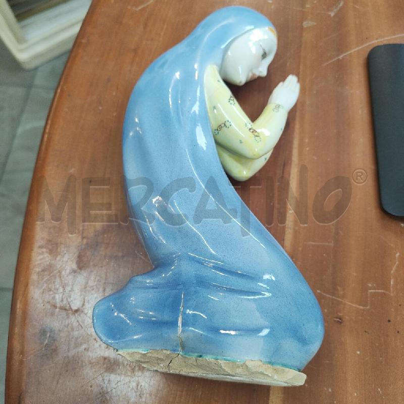 STATUETTA PORCELLANA MADONNA IN PREGHIERA ABITO BLU GIALLO DANNEGGIATA | Mercatino dell'Usato Manduria 3
