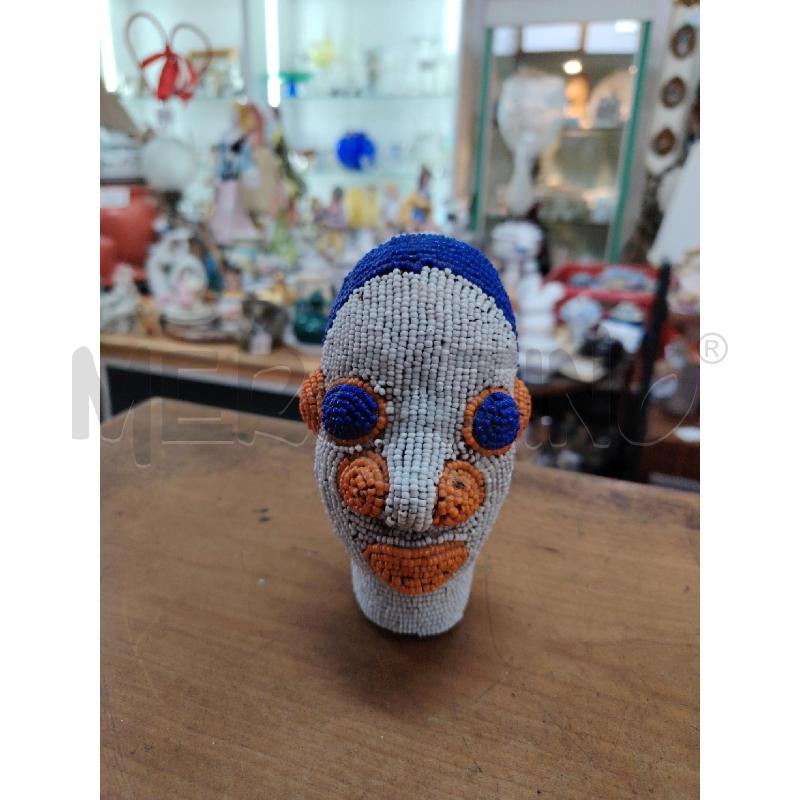 TESTA SCULTURA AFRICANA PERLINE BIANCHE BLU ARANCIO | Mercatino dell'Usato Manduria 1