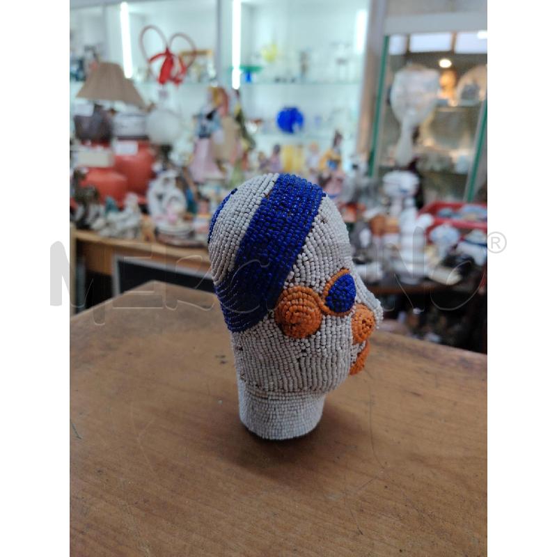 TESTA SCULTURA AFRICANA PERLINE BIANCHE BLU ARANCIO | Mercatino dell'Usato Manduria 3