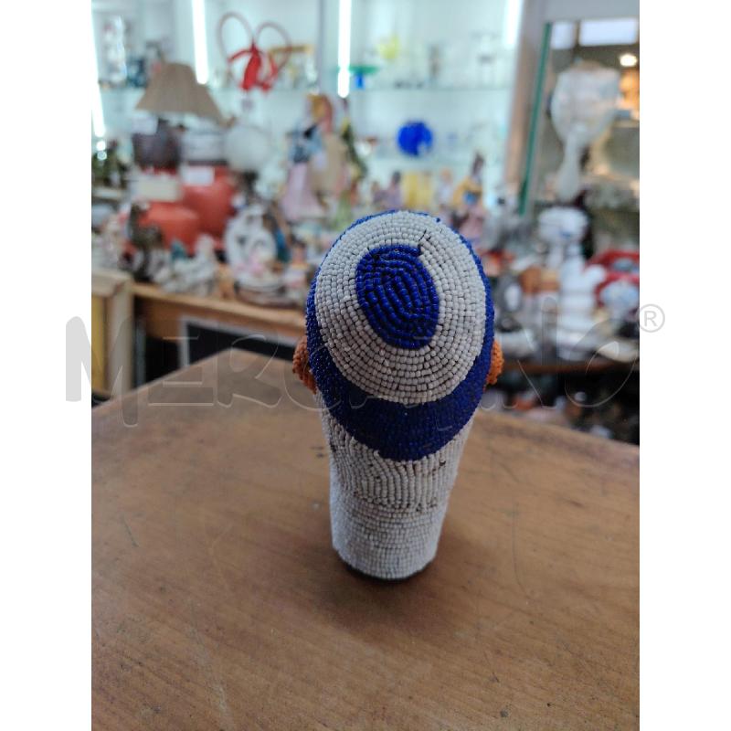 TESTA SCULTURA AFRICANA PERLINE BIANCHE BLU ARANCIO | Mercatino dell'Usato Manduria 4